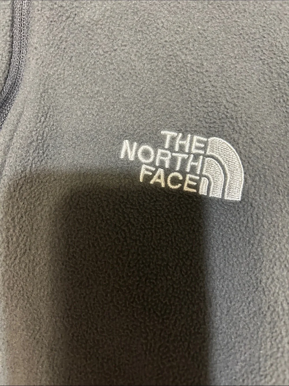 The North Face Men’s Charcoal Gray Half-Zip Fleece Pullover